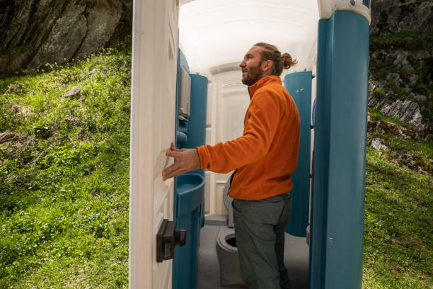 Best Porta potty rental near me  in Grosse Pointe Farms, MI